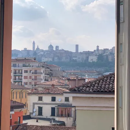 Camozzi شقة بيرغامو